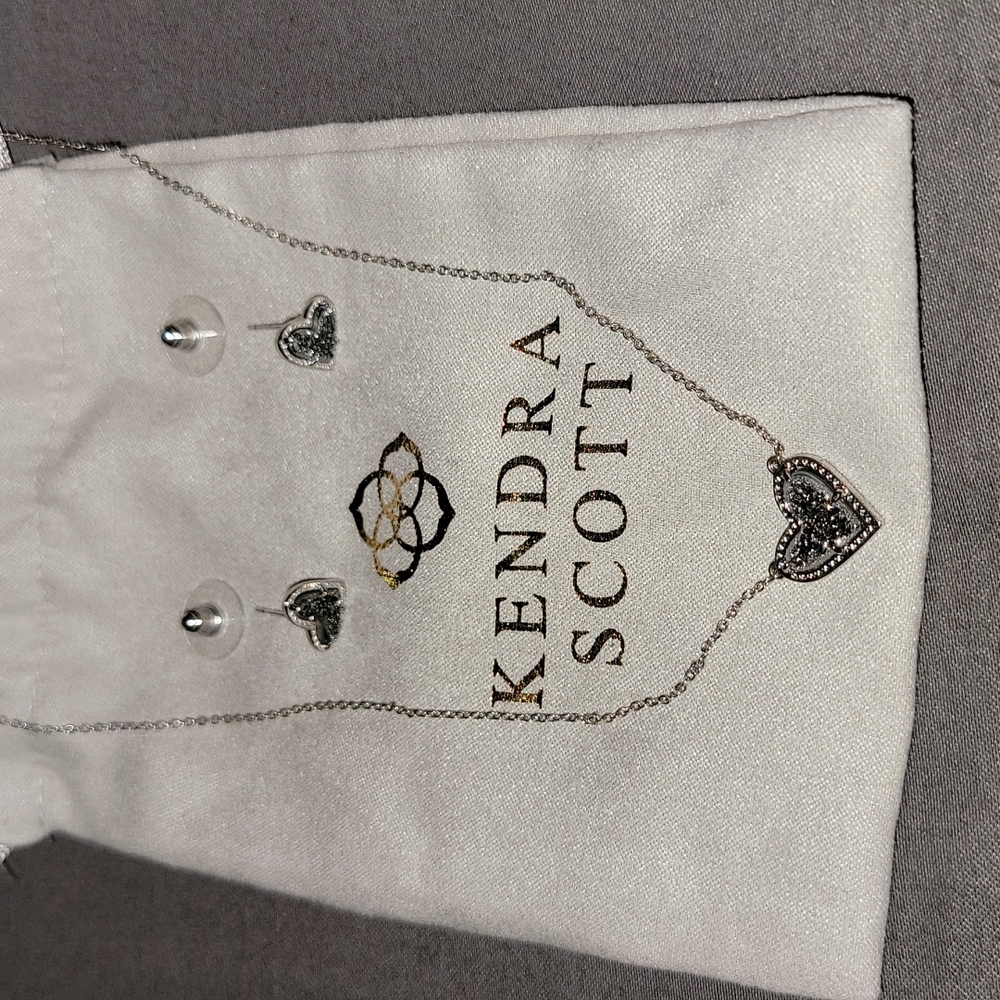 Kendra Scott Ari Heart Necklace & Earrings set